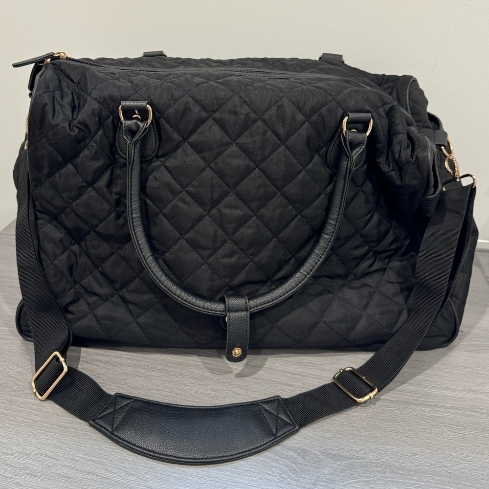Black Diamond Design Women’s Travel Duffle Bag